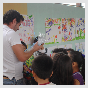 Armar y Donar Kits de Útiles Escolares